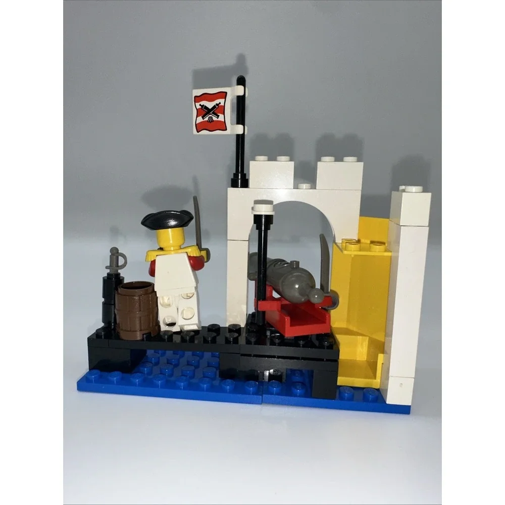 Vintage LEGO 1723 Castle Pirates Combo Pack Complete with Instructions
